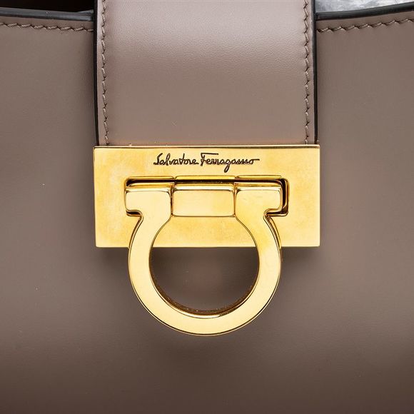 Salvatore Ferragamo Leather Gancio Trifolio Large Shoulder Bag - Picture 8 of 15